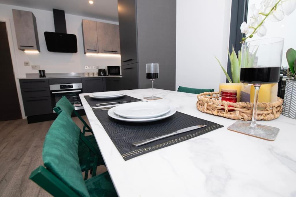 Deluxe 2 Bed York Flat With Gym Sleeps 6 Lägenhet Exteriör bild